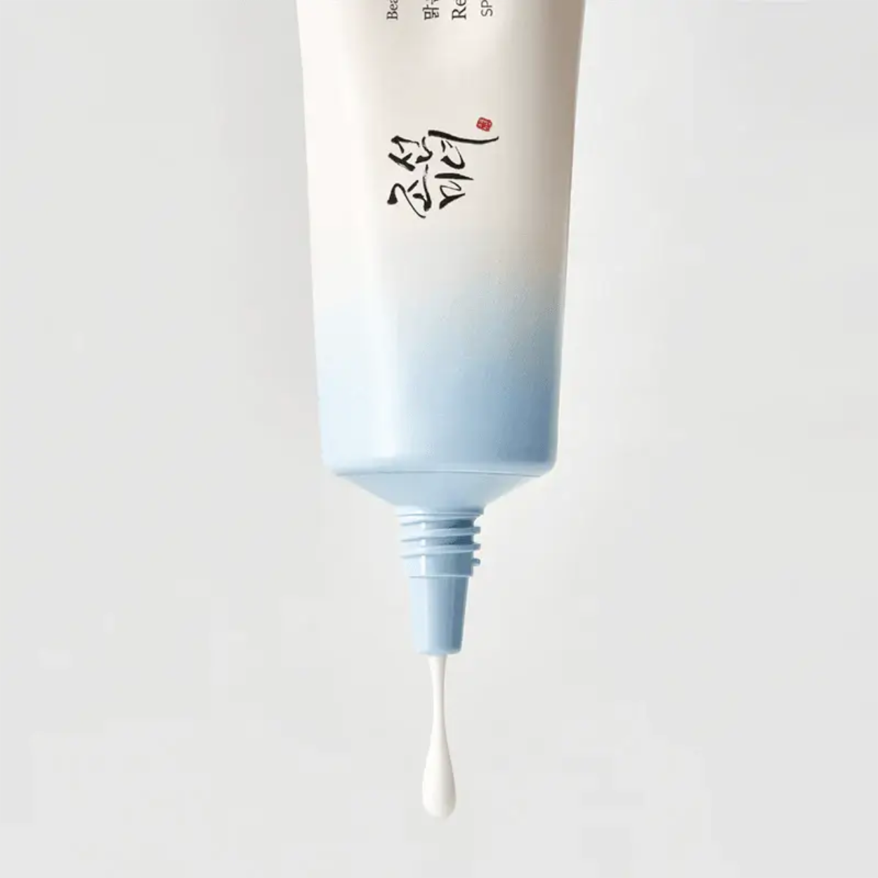 Relief Sun Aqua-Fresh Rice + B5 da Beauty of Joseon – protetor solar coreano ultraleve com SPF50+ PA++++, enriquecido com extrato de arroz e provitamina B5 (pantenol) para hidratar e proteger a pele dos raios UV. A sua textura refrescante e de rápida absorção proporciona um acabamento natural sem sensação oleosa ou resíduos brancos. Perfeito para todos os tipos de pele, especialmente mistas e oleosas, na rotina de skincare k-beauty