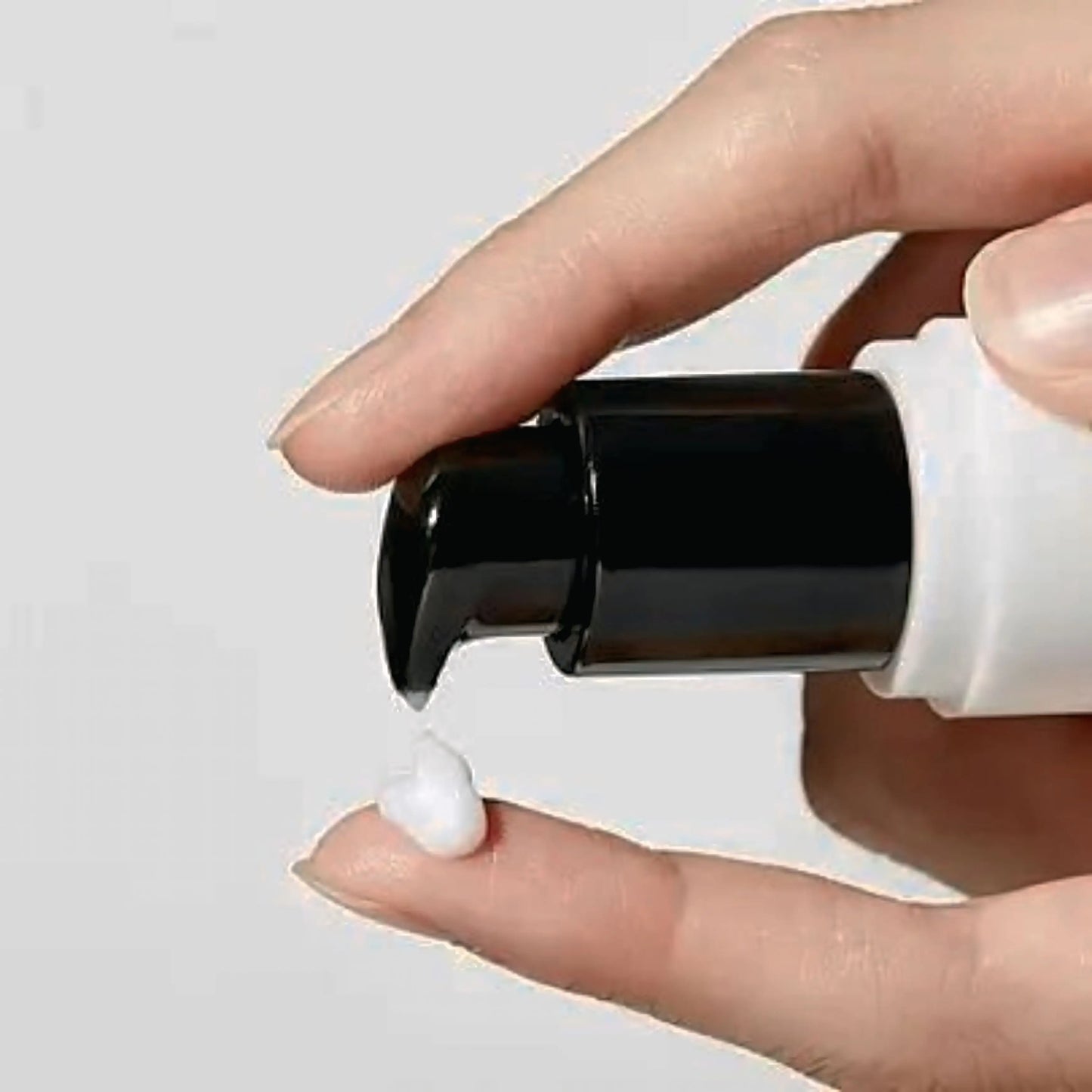 Advanced Snail Peptide Eye Cream da COSRX – creme de olhos k-beauty com mucina de caracol e péptidos para hidratação profunda, ação anti-idade e redução de papos e olheiras. Ideal para pele seca e madura. Cosmética coreana disponível em Portugal