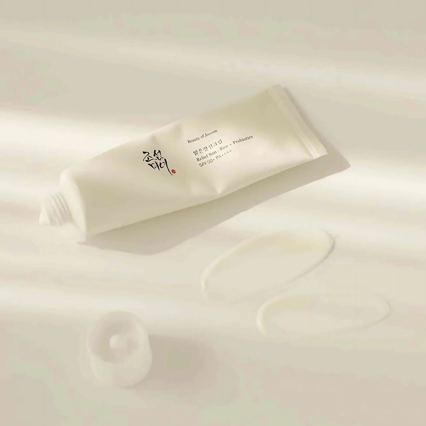 Beauty of Joseon Relief Sun: Rice + Probiotics com textura na superfície – textura fluida e não oleosa, fácil de espalhar, sem deixar resíduos brancos, cosmética coreana, skincare k-beauty Portugal