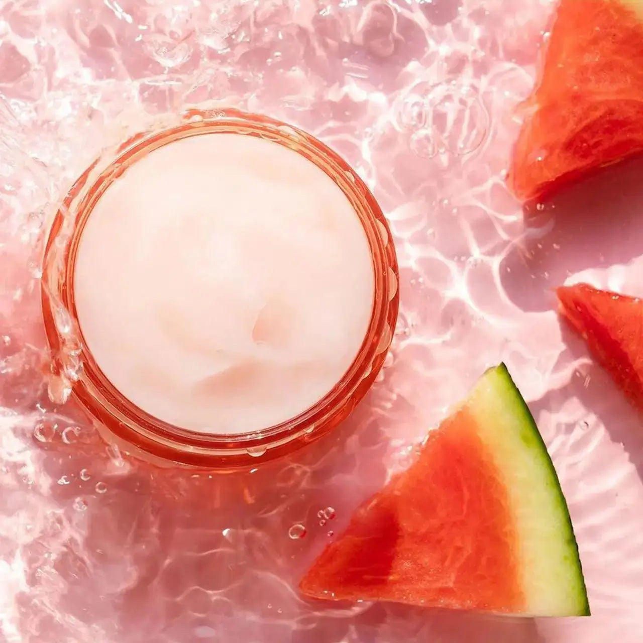 Vista de cima do Heimish Watermelon Moisture Soothing Gel Cream com textura suave – gel creme coreano ideal para pele oleosa ou desidratada, cosmética coreana, skincare k-beauty Portugal