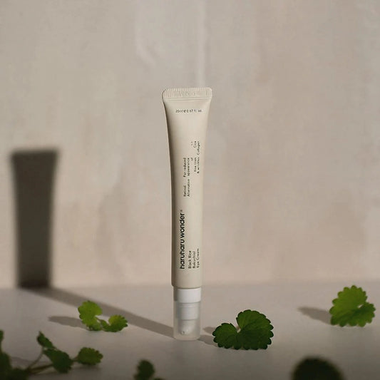 Black Rice Bakuchiol Eye Cream da Haruharu Wonder – creme de olhos coreano com bakuchiol e arroz preto fermentado, ideal para suavizar linhas finas, hidratar e iluminar a zona ocular. Fórmula vegana e suave, ideal para peles sensíveis. Essencial da cosmética coreana na rotina de skincare k-beauty Portugal para um olhar rejuvenescido.