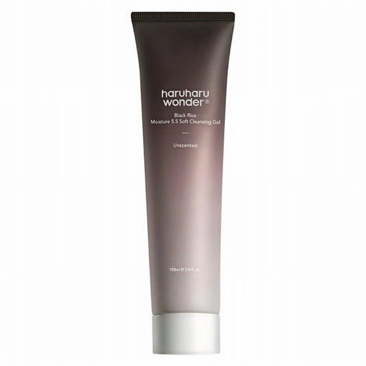 Black Rice Moisture 5.5 Soft Cleansing Gel da Haruharu Wonder – gel de limpeza coreano com pH 5.5, formulado com arroz preto fermentado e ingredientes calmantes. Limpa delicadamente sem agredir a barreira cutânea, deixando a pele hidratada e equilibrada. Ideal para pele sensível e desidratada. Um clássico da cosmética coreana na rotina de skincare k-beauty Portugal.