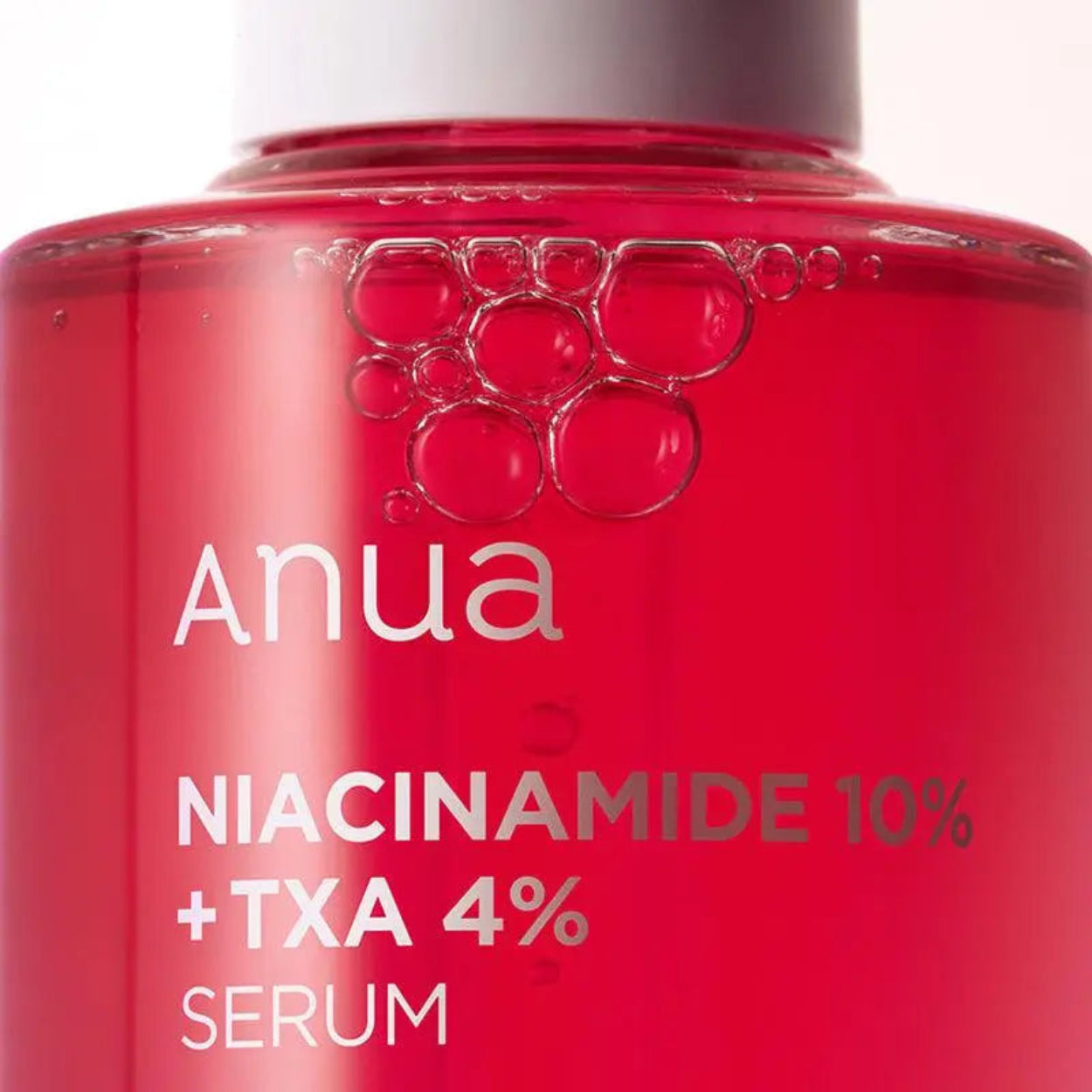 Niacinamide 10% + TXA 4% Serum da Anua – sérum iluminador e corretor de manchas com 10% de niacinamida e 4% de ácido tranexâmico, ideal para uniformizar o tom da pele e reduzir hiperpigmentação. A sua fórmula leve controla a oleosidade, melhora a textura e deixa a pele mais luminosa e saudável. Essencial na rotina de skincare coreano para um rosto uniforme e radiante.