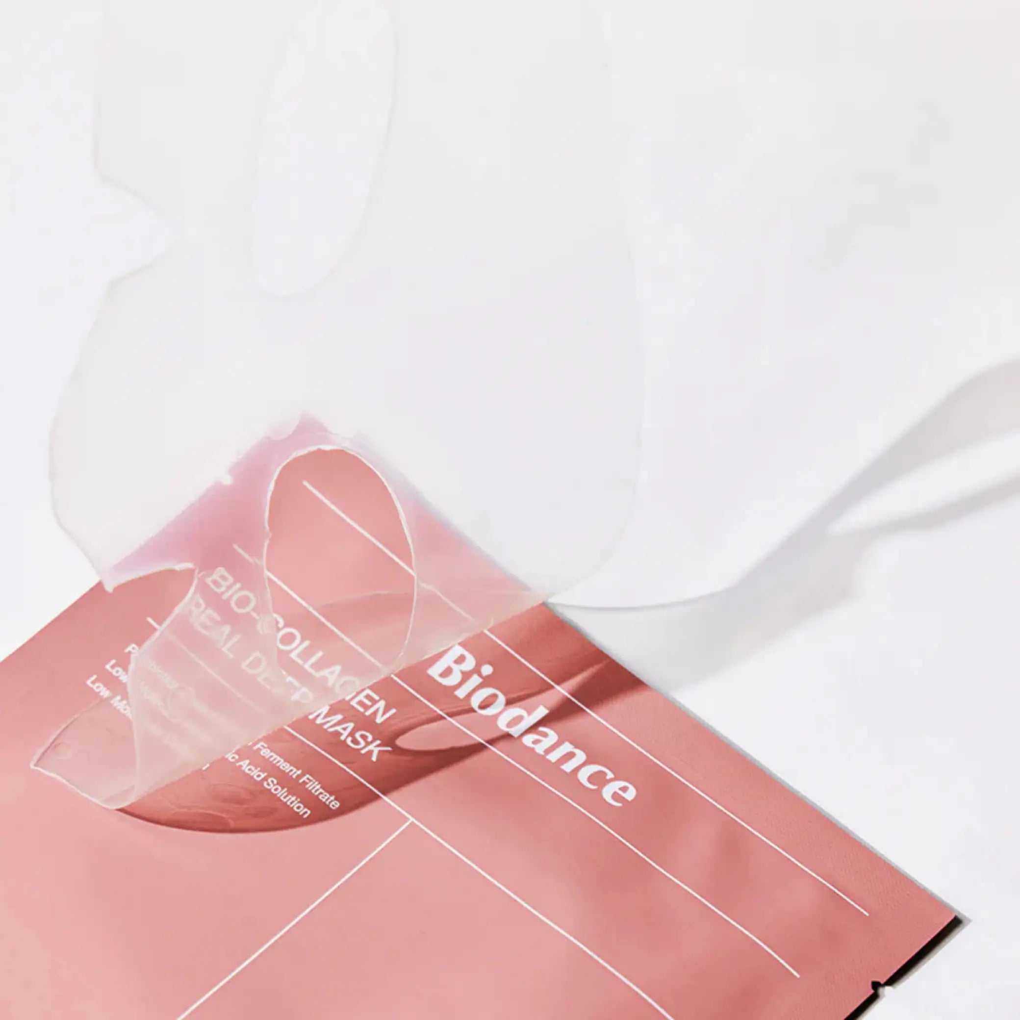 Bio-Collagen Real Deep Mask da Biodance folha da máscara sobre embalagem rosa