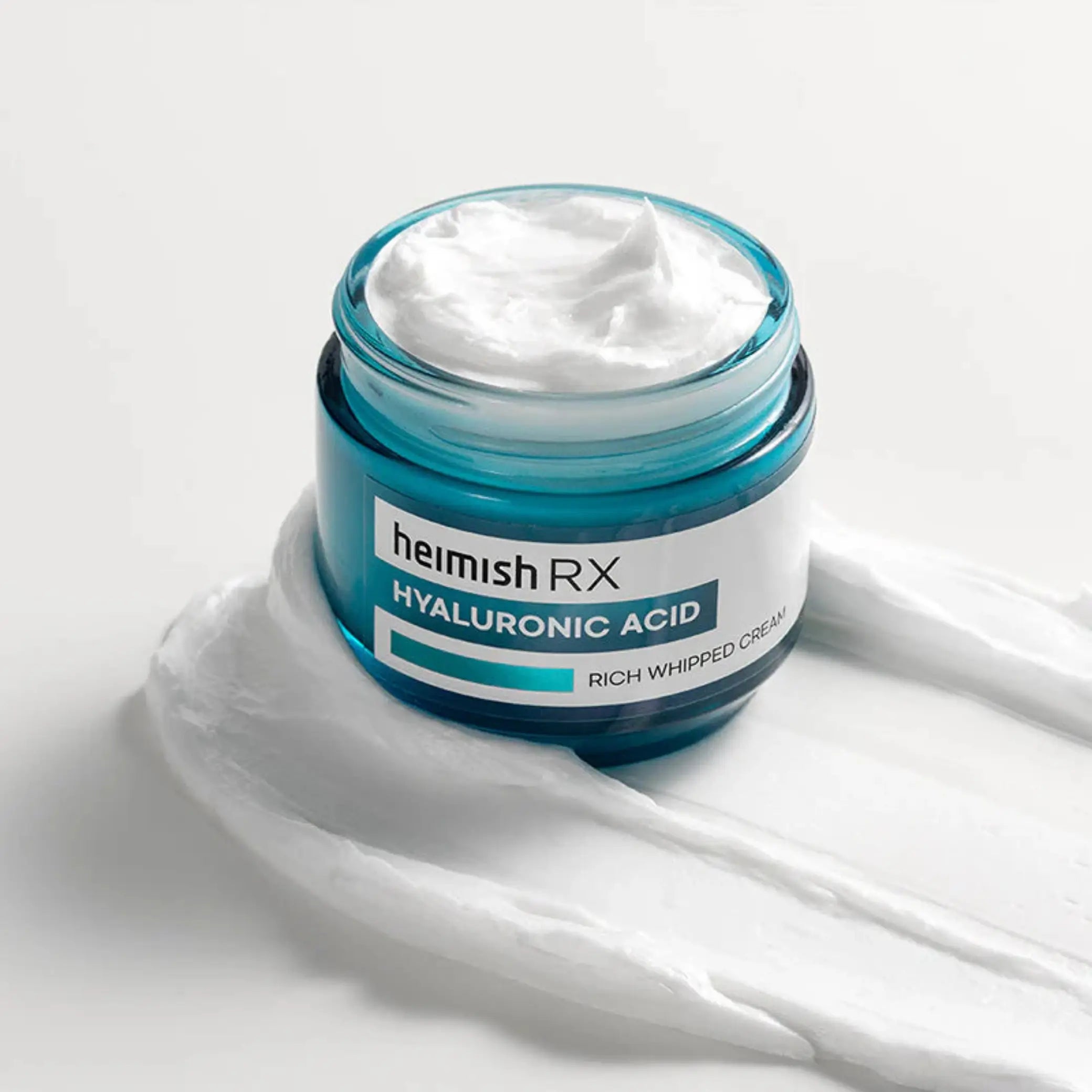 RX Hyaluronic Acid Rich Whipped Cream da Heimish em frasco aberto com creme visível