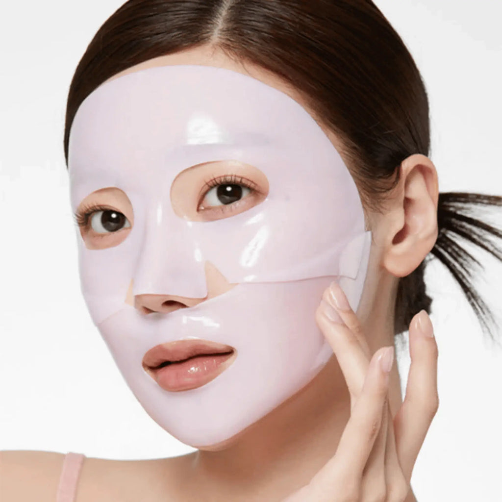 PDRN Pink Collagen Gel Mask da Medicube aplicada no rosto
