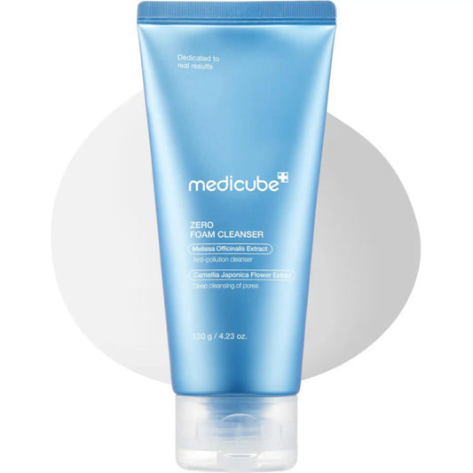 Medicube Zero Foam Cleanser 120g, espuma de limpeza facial coreana com ácido salicílico e extratos vegetais para remover impurezas, controlar oleosidade e purificar poros, frasco em pé sobre fundo branco, cosmética coreana skincare k-beauty Portugal.