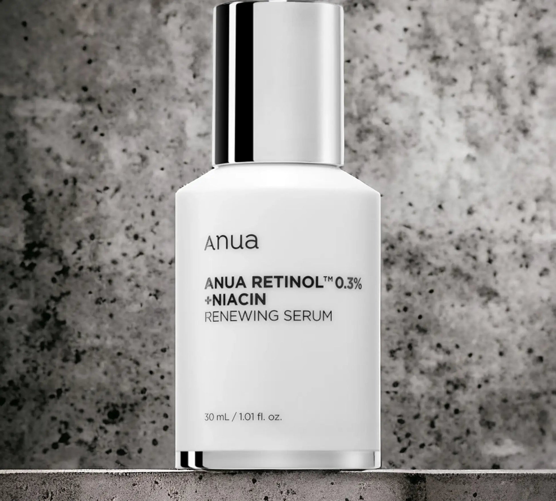 Retinol 0.3% + Niacin Renewing Serum da Anua – sérum coreano com retinol puro e niacinamida, ideal para suavizar linhas finas, uniformizar o tom da pele e estimular a renovação celular. A sua fórmula equilibrada ajuda a reduzir manchas e sinais de envelhecimento, proporcionando uma pele mais firme e luminosa. Um essencial de k-beauty para uma rotina de cosmética coreana eficaz no rejuvenescimento da pele
