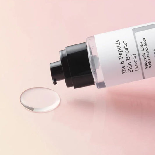 The 6 Peptide Skin Booster Serum da COSRX – sérum revitalizante formulado com ácido hialurónico, NAG e aminoácidos para hidratação intensa e firmeza da pele. Potencia a elasticidade, suaviza a textura e ajuda a equilibrar a produção de sebo, deixando a pele radiante e uniforme. Ideal para quem procura um boost antienvelhecimento e uma pele mais saudável com a melhor cosmética coreana